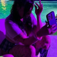 Public profile of Reina