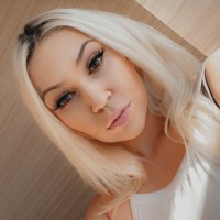 Public profile of Zoey