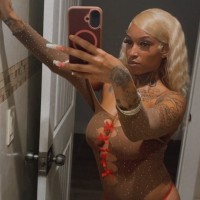 Public profile of Nayloni Moon